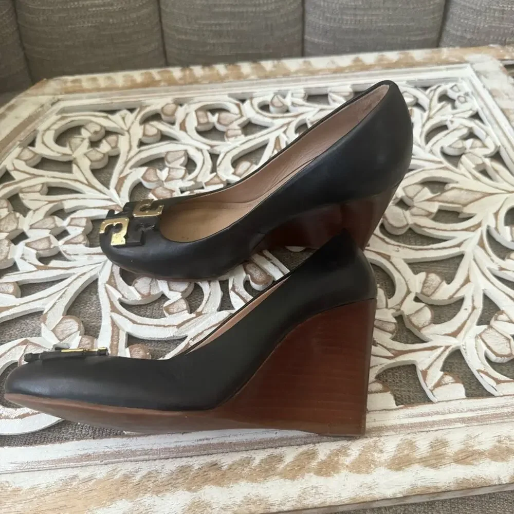 Tory Burch Black Wedge Heels Gold Logo Shoes Women’s 6